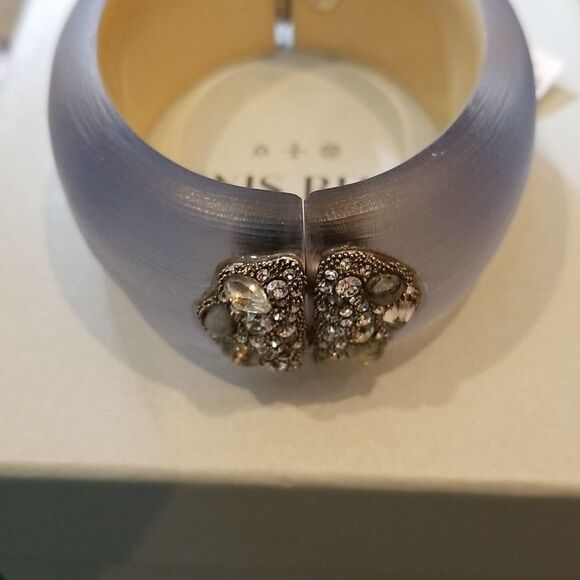 Elegant ALEXIS  BITTAR GRAY BLUE LUCITE CUFF WITH CRYSTALS!!! NWT!!!TIMELESS!!! - Picture 1 of 7